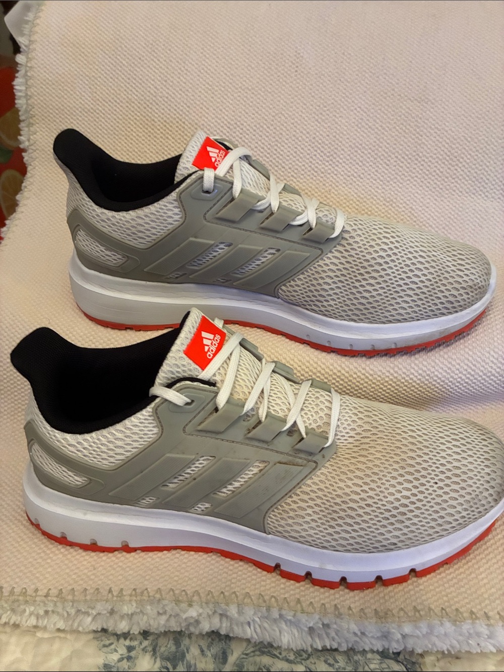 adidas ultimate’s 2.0 “ultimashow”running shoes White & Gray mesh w/orange trim